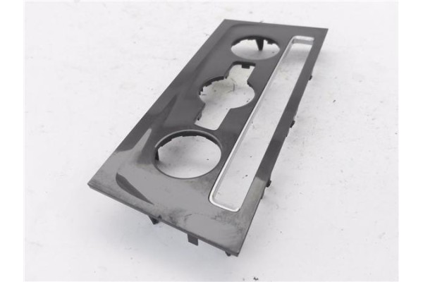 Recambio de embellecedor mando clima para volkswagen golf vii berlina (bq1/be2) 1.6 sport referencia OEM IAM 5G1863100  