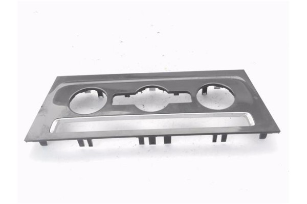 Recambio de embellecedor mando clima para volkswagen golf vii berlina (bq1/be2) 1.6 sport referencia OEM IAM 5G1863100  