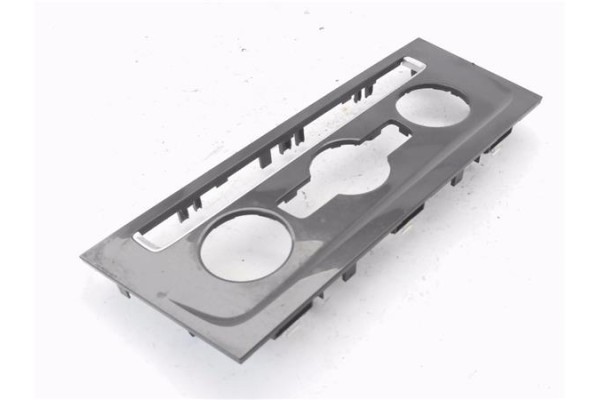 Recambio de embellecedor mando clima para volkswagen golf vii berlina (bq1/be2) 1.6 sport referencia OEM IAM 5G1863100  