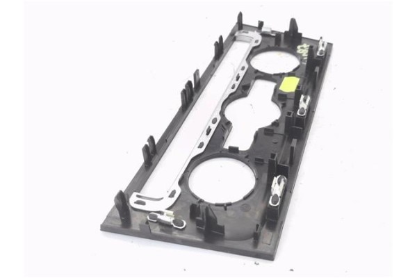 Recambio de embellecedor mando clima para volkswagen golf vii berlina (bq1/be2) 1.6 sport referencia OEM IAM 5G1863100  
