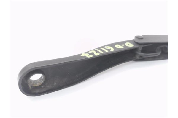 Recambio de brazo limpiaparabrisas delantero derecho para dacia sandero ii 1.2 ambiance referencia OEM IAM 288805100R  