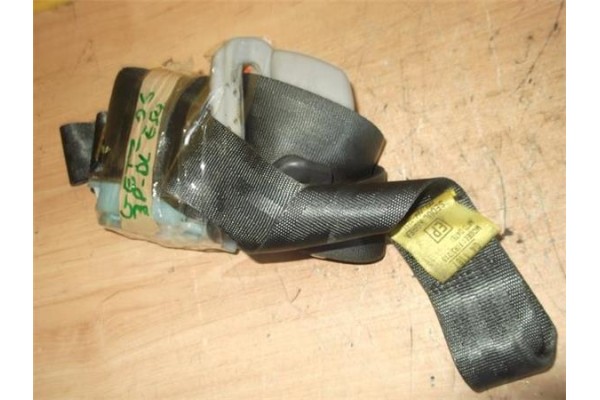 Recambio de juego cinturones delantero para hyundai getz (tb) 1.5 crdi referencia OEM IAM 888801C981WK 888701C481WK 
