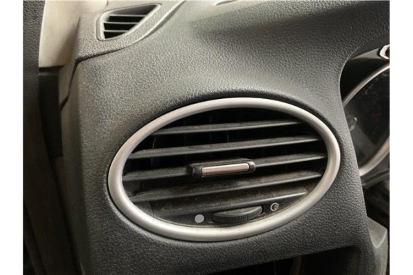 Recambio de rejilla entrada de aire para ford focus ii (da_) 2.0 tdci referencia OEM IAM 1528561  