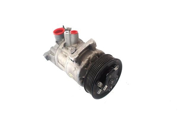 Recambio de compresor aire acond. para volkswagen golf vii berlina (bq1/be2) 1.6 sport referencia OEM IAM 5Q0816803J  