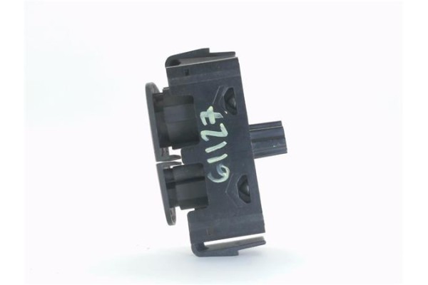 Recambio de interruptor luces emergencia para dacia sandero ii 1.2 ambiance referencia OEM IAM E3160101  