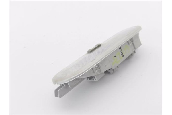 Recambio de luz interior techo para dacia sandero ii 1.2 ambiance referencia OEM IAM 8200074362  