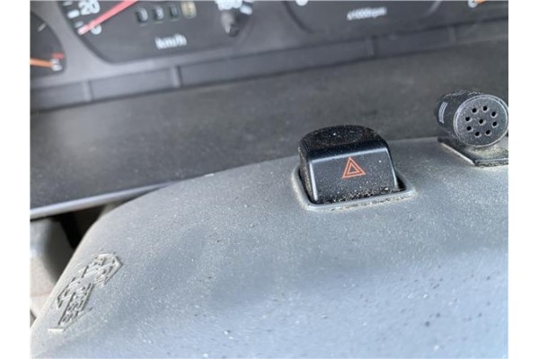 Recambio de interruptor luces emergencia para suzuki vitara (se/sf/et) 1.6 i 16v (et, ta02) referencia OEM IAM 3740077E40  