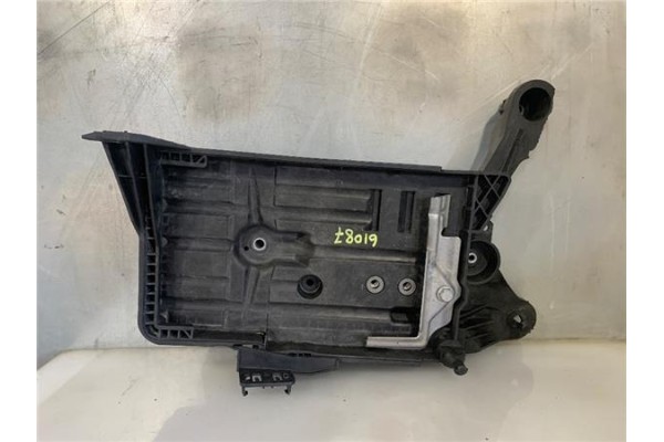 Recambio de soporte bateria para volkswagen golf vii berlina (bq1/be2) 1.6 sport referencia OEM IAM 5Q0915321K  