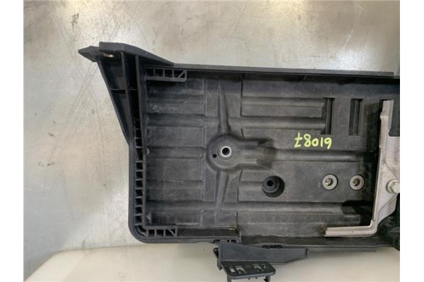 Recambio de soporte bateria para volkswagen golf vii berlina (bq1/be2) 1.6 sport referencia OEM IAM 5Q0915321K  