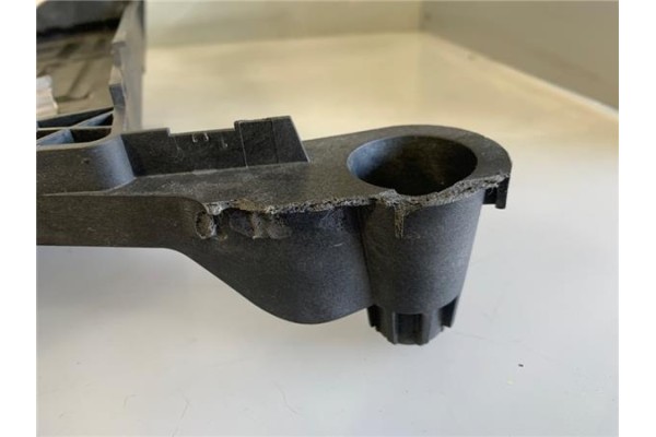 Recambio de soporte bateria para volkswagen golf vii berlina (bq1/be2) 1.6 sport referencia OEM IAM 5Q0915321K  