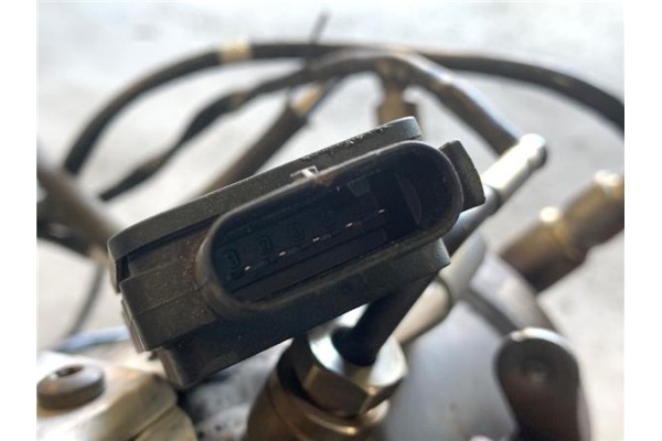 Recambio de catalizador para volkswagen golf vii berlina (bq1/be2) 1.6 sport referencia OEM IAM 04L131765BD 5Q0181DA 