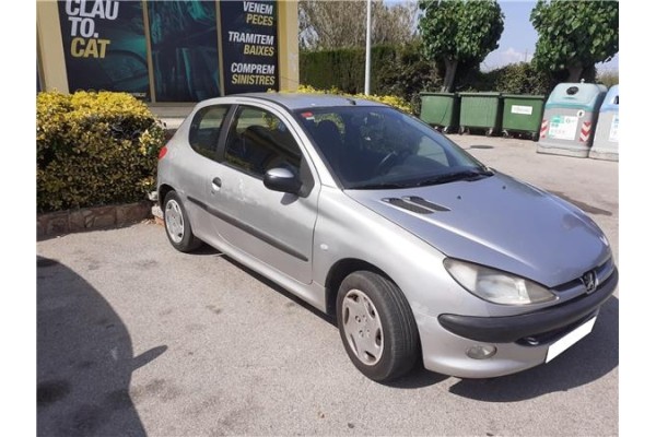 peugeot 206 del año 2000