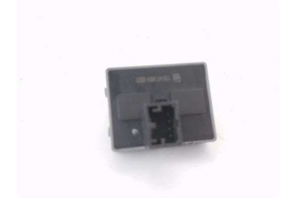 Recambio de mando elevalunas delantero izquierdo para volkswagen polo iv (9n1) 1.4 tdi referencia OEM IAM 170147  