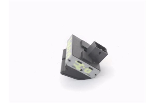 Recambio de mando elevalunas delantero izquierdo para volkswagen polo iv (9n1) 1.4 tdi referencia OEM IAM 170147  