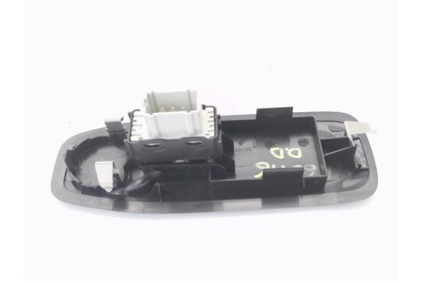 Recambio de mando elevalunas delantero derecho para peugeot 208 1.2 access referencia OEM IAM 96751118ZD  