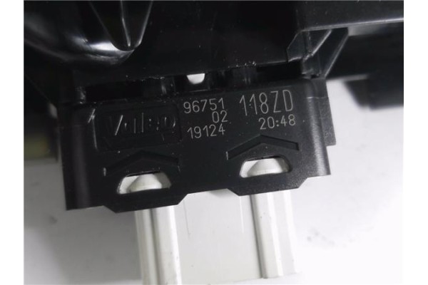 Recambio de mando elevalunas delantero derecho para peugeot 208 1.2 access referencia OEM IAM 96751118ZD  