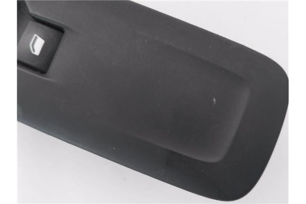 Recambio de mando elevalunas delantero derecho para peugeot 208 1.2 access referencia OEM IAM 96751118ZD  