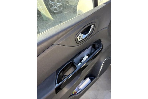 Recambio de puerta delantero izquierda para renault captur i 1.2 intens referencia OEM IAM   