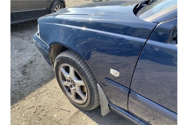 Recambio de aleta delantero izquierda para volvo v70 familiar 2.5 referencia OEM IAM 9152679  