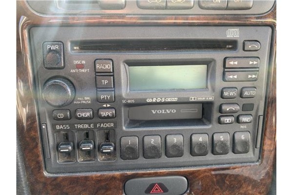 Recambio de autoradio para volvo v70 familiar 2.5 referencia OEM IAM 8252036  