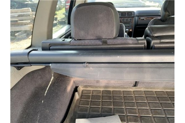 Recambio de bandeja trasero para volvo v70 familiar 2.5 referencia OEM IAM 9134830  