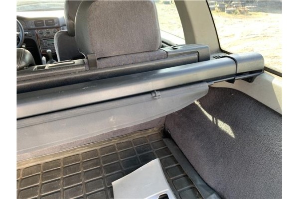 Recambio de bandeja trasero para volvo v70 familiar 2.5 referencia OEM IAM 9134830  