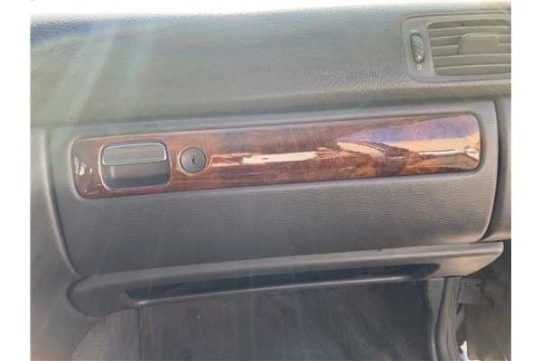 Recambio de guantera salpicadero para volvo v70 familiar 2.5 referencia OEM IAM 9150763 9422999 