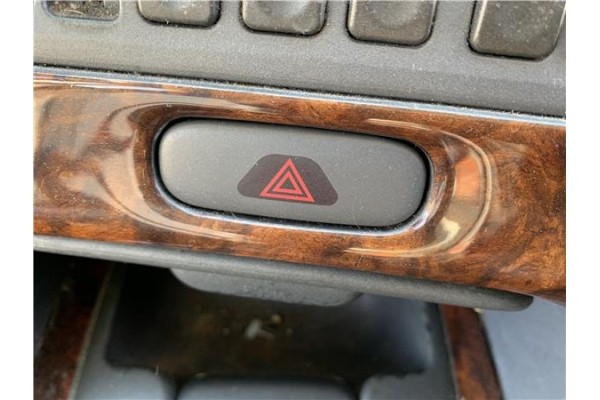 Recambio de interruptor luces emergencia para volvo v70 familiar 2.5 referencia OEM IAM 31443714  