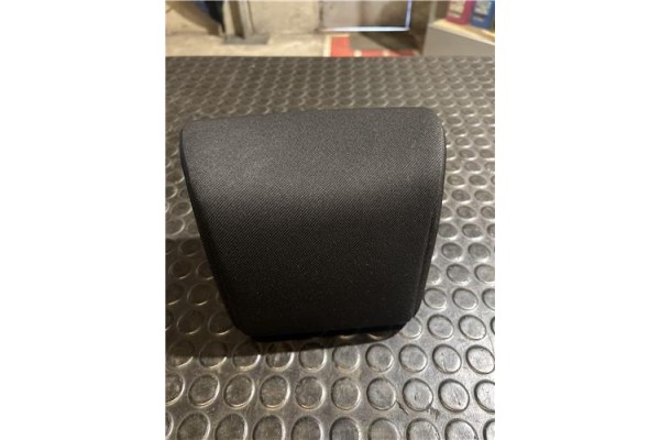 Recambio de reposacabezas asiento trasero central para peugeot 207 1.6 hdi referencia OEM IAM   