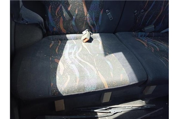 Recambio de asientos traseros para nissan terrano ii (r20) 2.4 i 12v 4wd referencia OEM IAM   