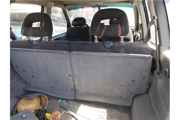 Recambio de asientos traseros para nissan terrano ii (r20) 2.4 i 12v 4wd referencia OEM IAM   