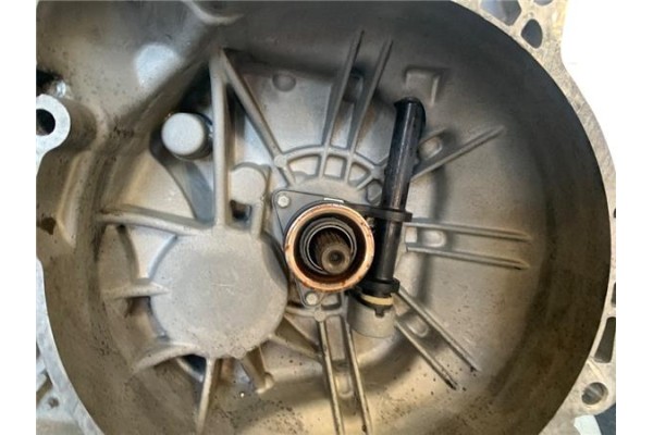 Recambio de caja cambios manual para hyundai tucson (jm) 2.0 referencia OEM IAM 4300039954  