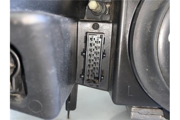 Recambio de faro xenon izquierdo para peugeot 407 sw 2.0 hdi 135 referencia OEM IAM 0301213273 1307329095 