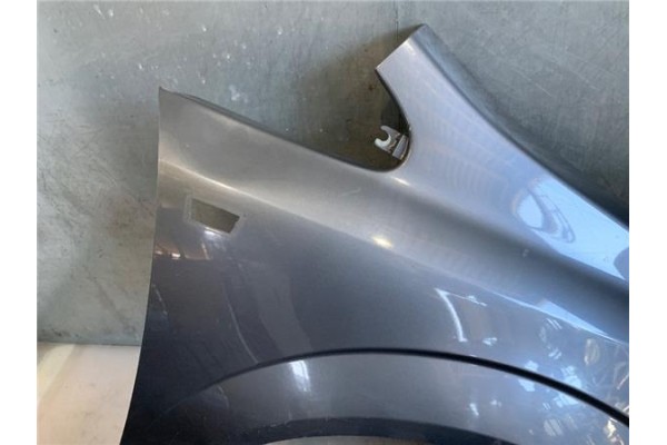 Recambio de aleta delantero derecha para opel zafira 1.9 cdti referencia OEM IAM 93184412 6102356 