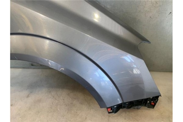 Recambio de aleta delantero derecha para opel zafira 1.9 cdti referencia OEM IAM 93184412 6102356 