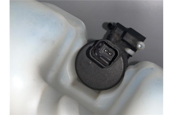 Recambio de deposito limpiaparabrisas para citroen c3 1.2 feel referencia OEM IAM 968398868000  