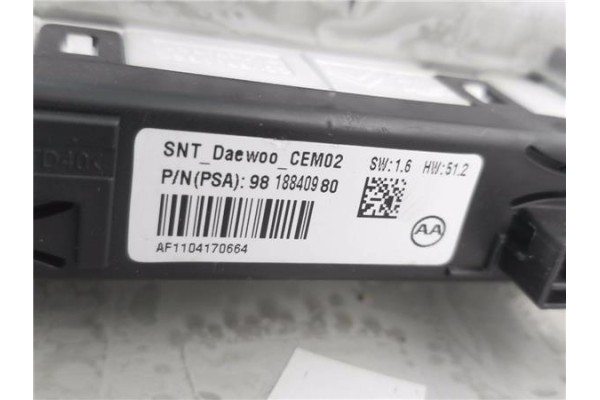 Recambio de luz delantero central techo para citroen c3 1.2 feel referencia OEM IAM 9818840980  