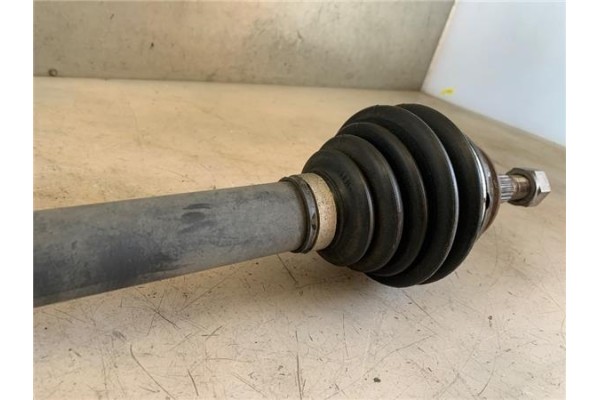 Recambio de palier delantero derecho para citroen c3 1.2 feel referencia OEM IAM 9677476680  