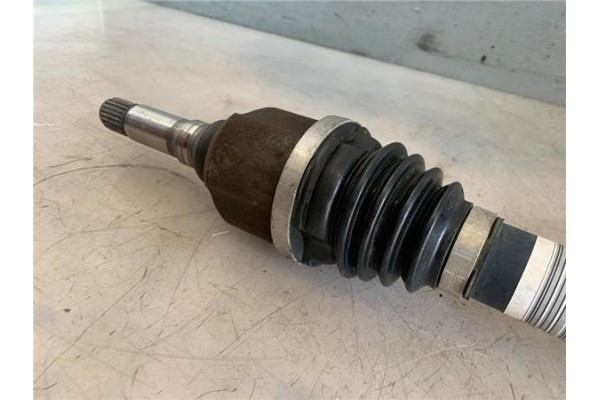 Recambio de palier delantero derecho para citroen c3 1.2 feel referencia OEM IAM 9677476680  