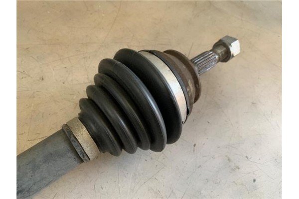 Recambio de palier delantero derecho para citroen c3 1.2 feel referencia OEM IAM 9677476680  