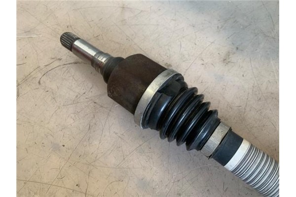 Recambio de palier delantero derecho para citroen c3 1.2 feel referencia OEM IAM 9677476680  