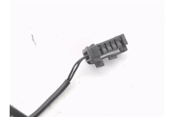 Recambio de anclaje cinturon trasero izquierdo para citroen c3 1.2 feel referencia OEM IAM 6190405B  