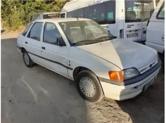 ford escort berlina del año 1990
