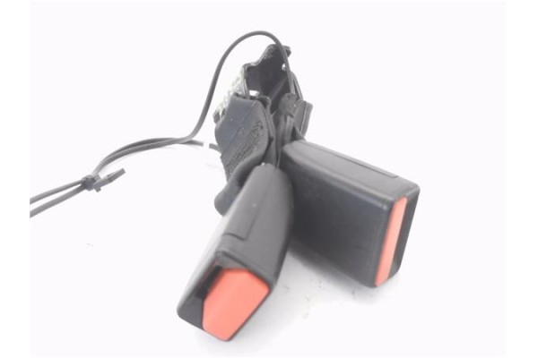 Recambio de anclaje cinturon trasero derecho para citroen c3 1.2 feel referencia OEM IAM 6188682  