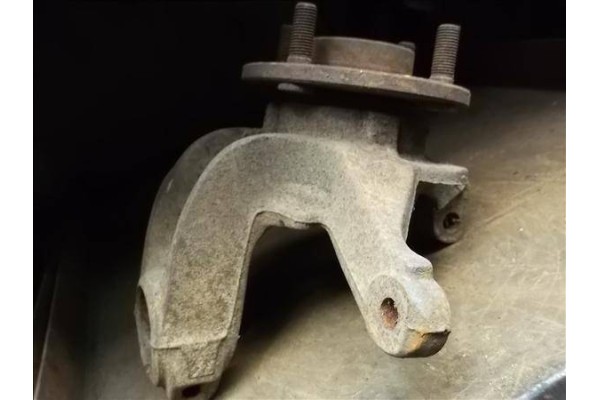 Recambio de mangueta delantero derecha para ford courier 1.8 d referencia OEM IAM   