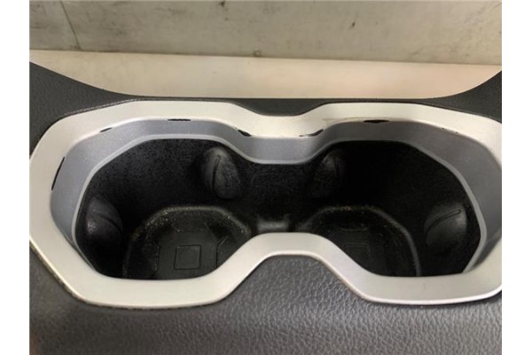 Recambio de embellecedor consola central para jeep renegade (bu) 1.6 limited fwd referencia OEM IAM 735579082  