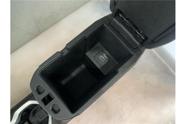 Recambio de embellecedor consola central para jeep renegade (bu) 1.6 limited fwd referencia OEM IAM 735579082  