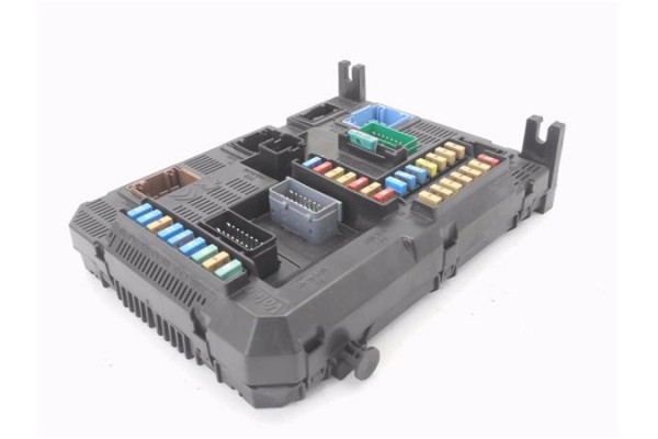 Recambio de bsi para peugeot 208 1.2 access referencia OEM IAM 9819849680  