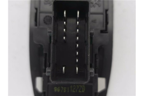 Recambio de mando elevalunas delantero izquierdo para peugeot 208 1.2 access referencia OEM IAM 96751127ZD  