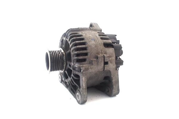 Recambio de alternador para renault grand scénic ii (jm0/1_) 1.9 dci (jm14) referencia OEM IAM 8200667610 TG11C065 